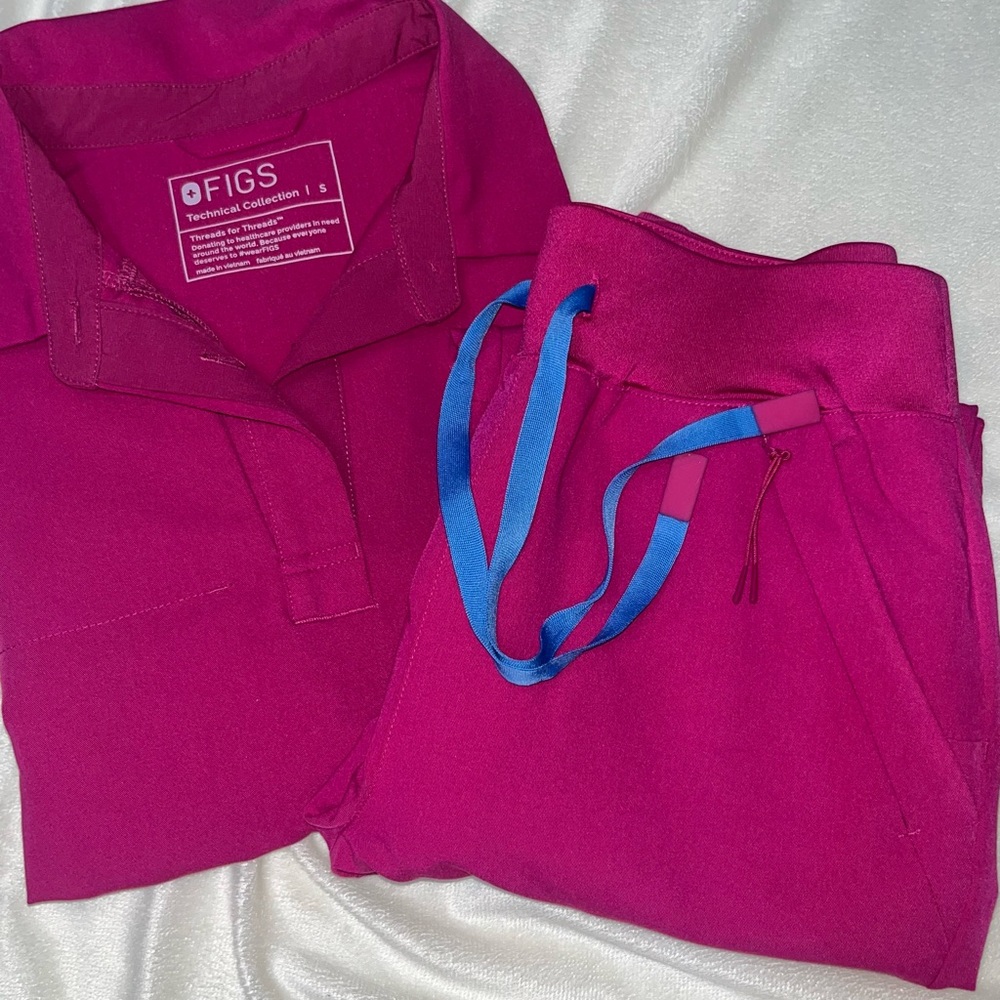 Figs Women's Scrub Set in raspberry sorbet